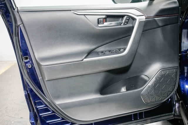 Thumbnail: 2021 Toyota RAV4 - 20