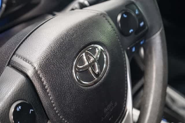 Thumbnail: 2018 Toyota Corolla - 20