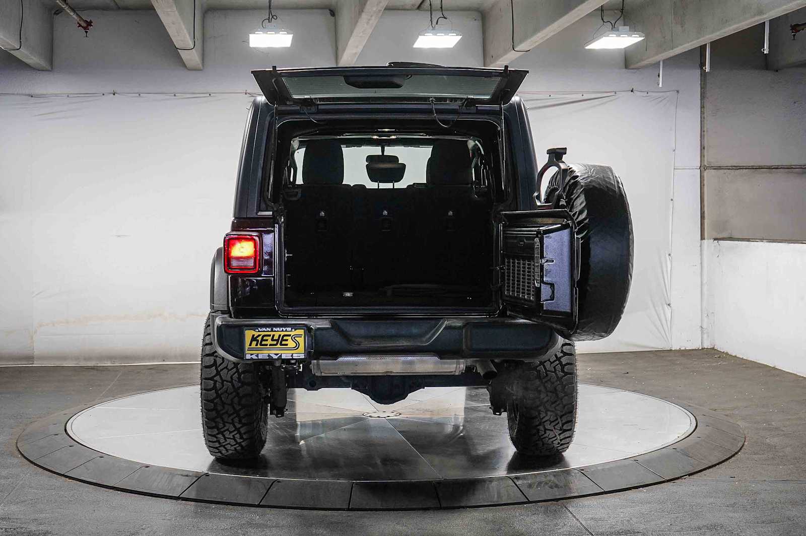 Thumbnail: 2019 Jeep Wrangler - 7
