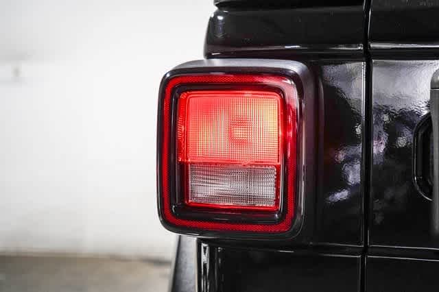 Thumbnail: 2019 Jeep Wrangler - 12
