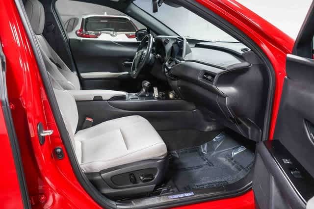 Thumbnail: 2024 Lexus UX - 17