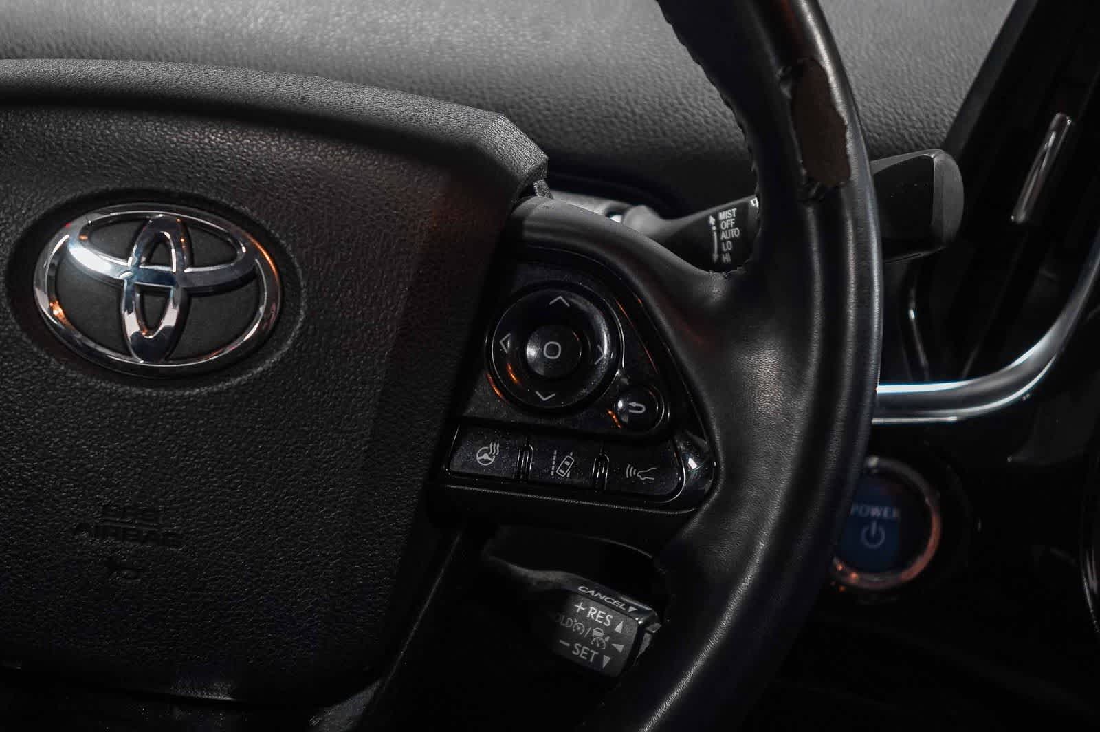 Thumbnail: 2022 Toyota Prius Prime - 17
