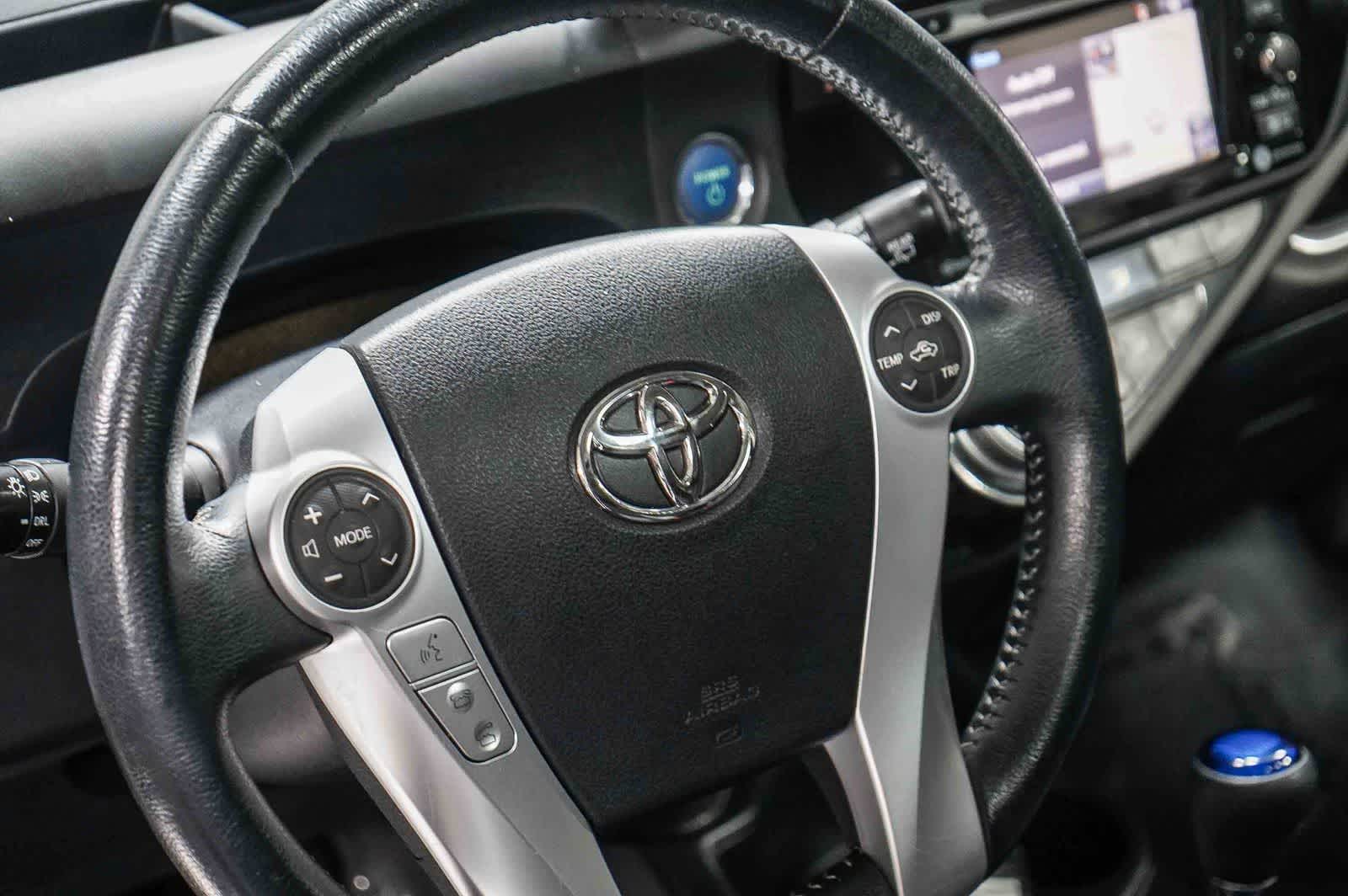 Thumbnail: 2016 Toyota Prius c - 21