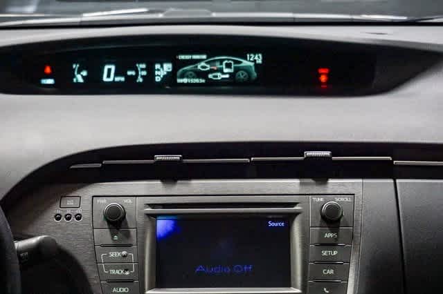 Thumbnail: 2015 Toyota Prius - 16