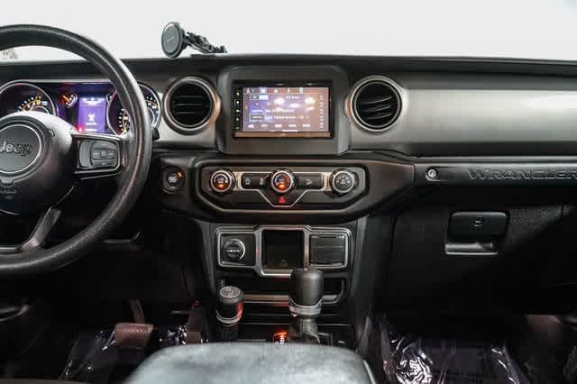 Thumbnail: 2019 Jeep Wrangler - 14