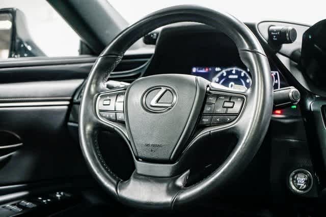 Thumbnail: 2025 Lexus ES - 15
