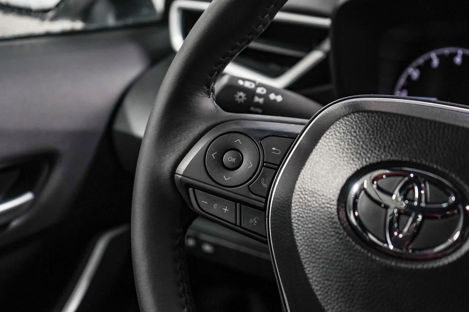 Thumbnail: 2025 Toyota Corolla - 17