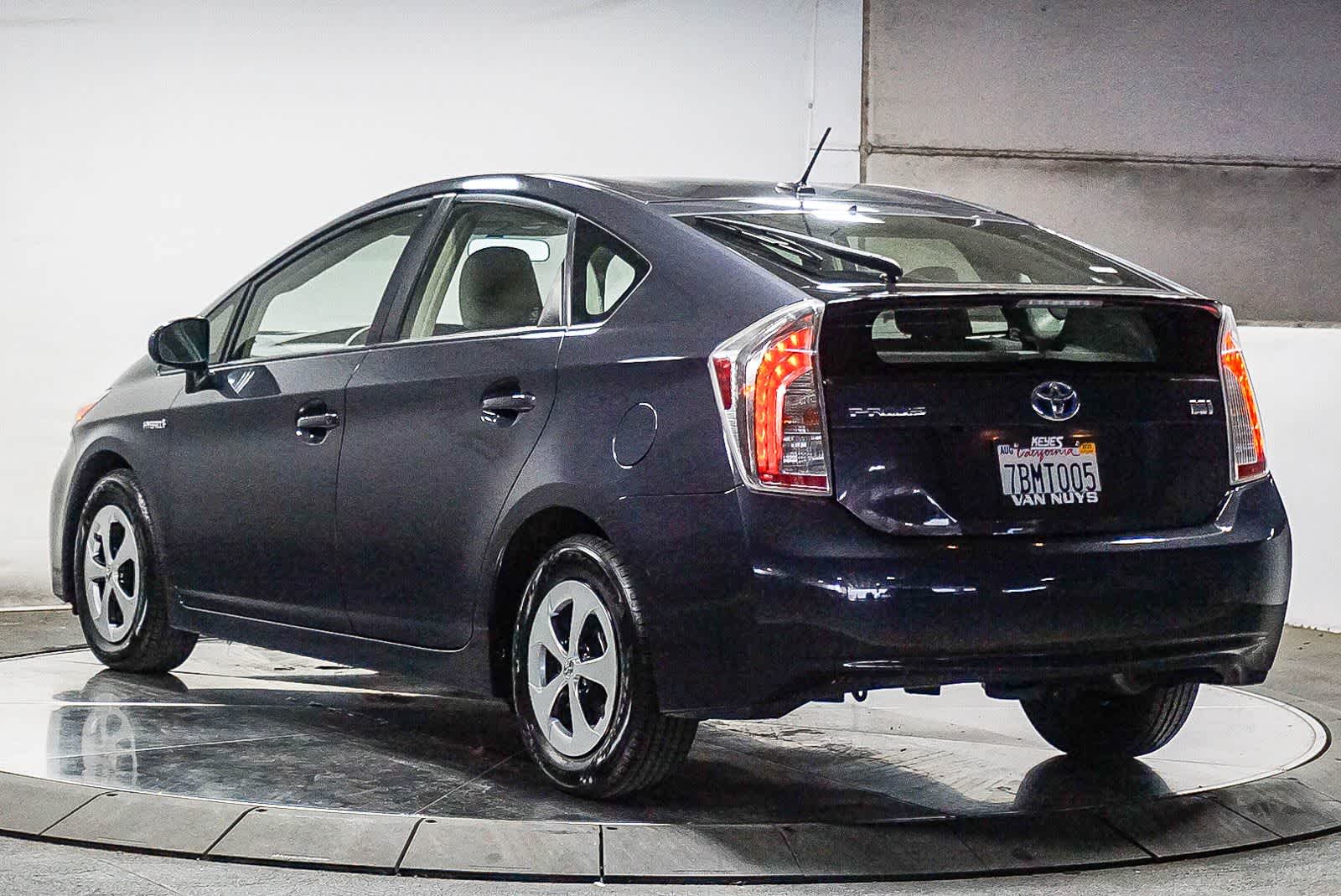 Thumbnail: 2013 Toyota Prius - 8
