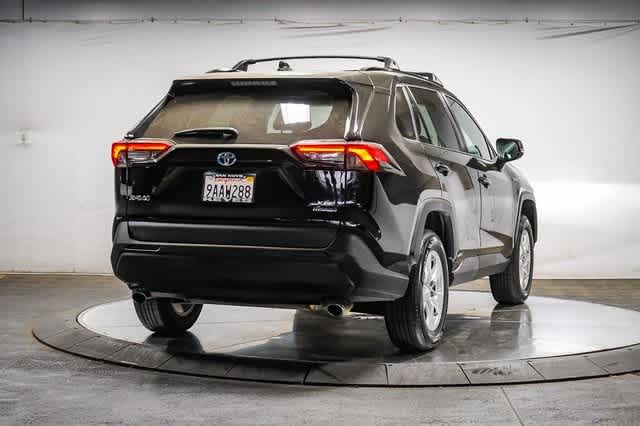 2021 Toyota RAV4 XLE 5