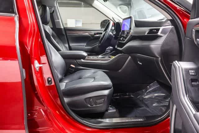 2023 Toyota Highlander Platinum 17