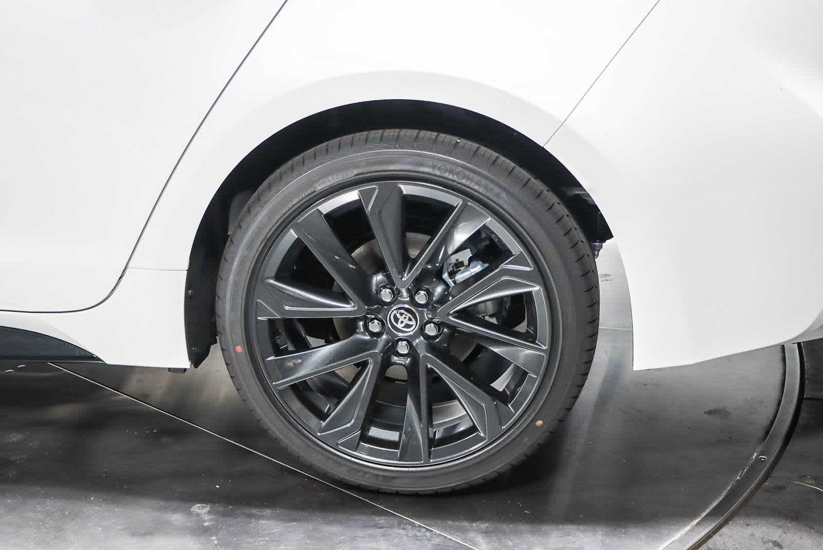 Thumbnail: 2025 Toyota Corolla - 10