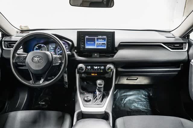 2019 Toyota RAV4 LE 13