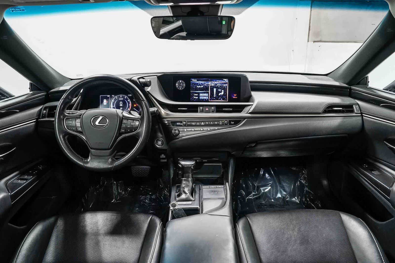 Thumbnail: 2019 Lexus ES - 12