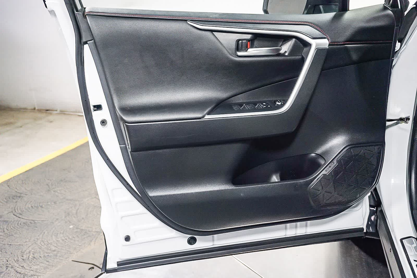 Thumbnail: 2023 Toyota RAV4 - 23