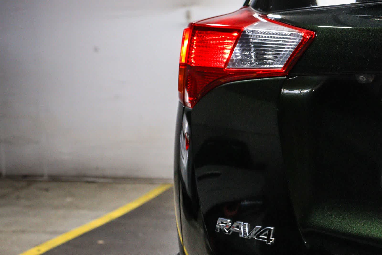 Thumbnail: 2013 Toyota RAV4 - 11
