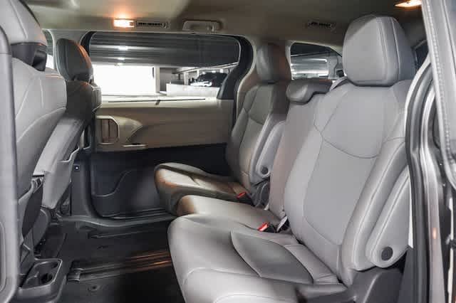 Thumbnail: 2021 Toyota Sienna - 20
