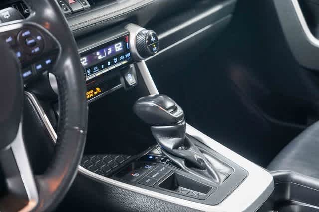 Thumbnail: 2020 Toyota RAV4 - 25