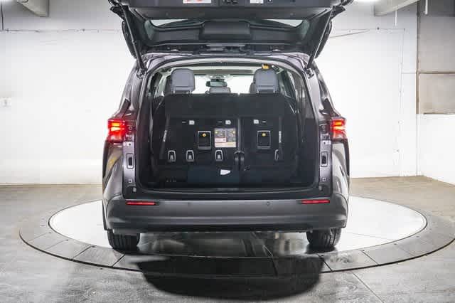 Thumbnail: 2021 Toyota Sienna - 29