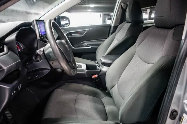 Thumbnail: 2023 Toyota RAV4 - 17