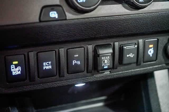 Thumbnail: 2020 Toyota Tacoma - 22