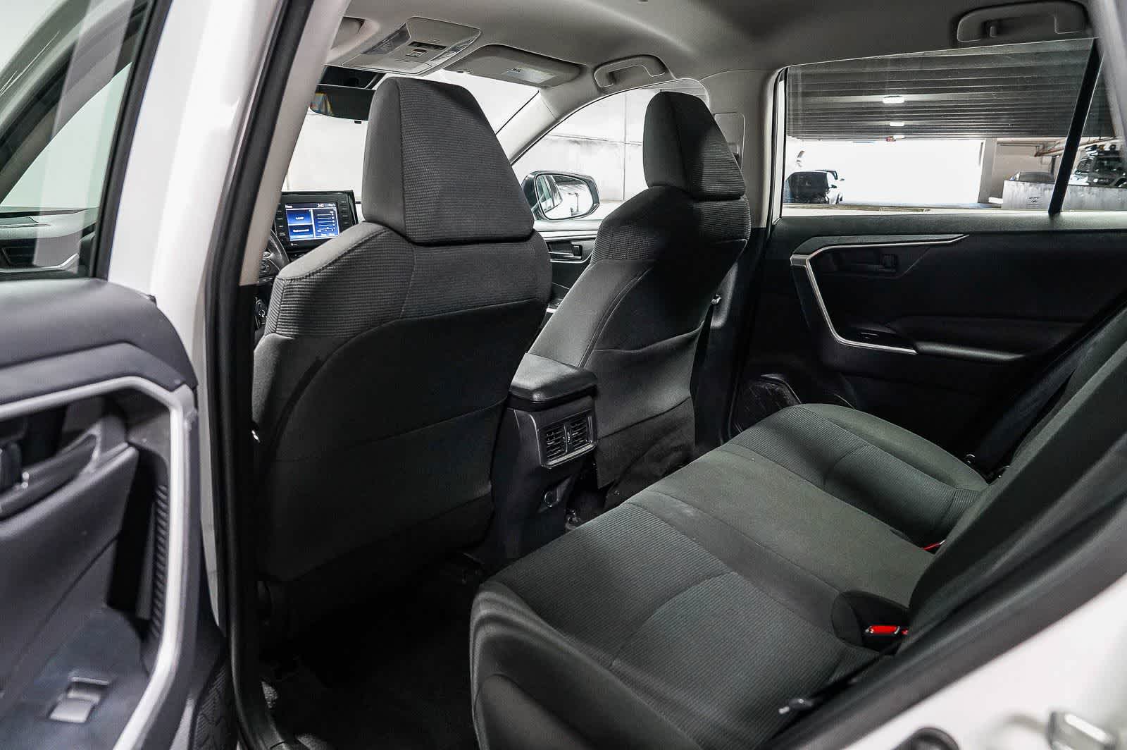 Thumbnail: 2022 Toyota RAV4 - 19