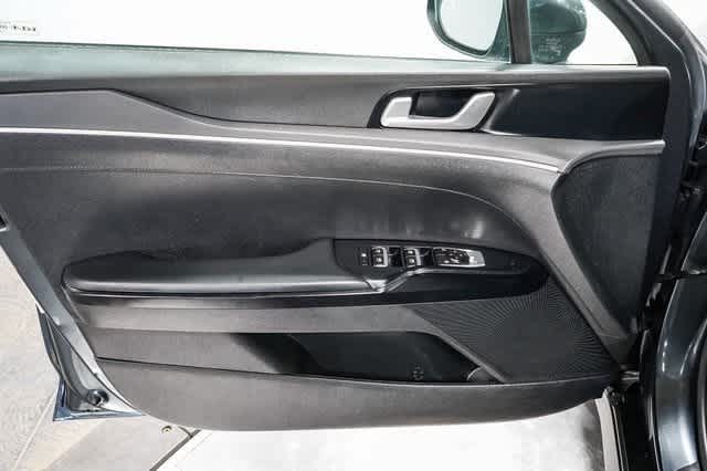 Thumbnail: 2022 Kia K5 - 21