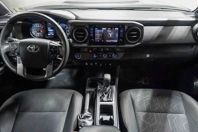 Thumbnail: 2018 Toyota Tacoma - 14