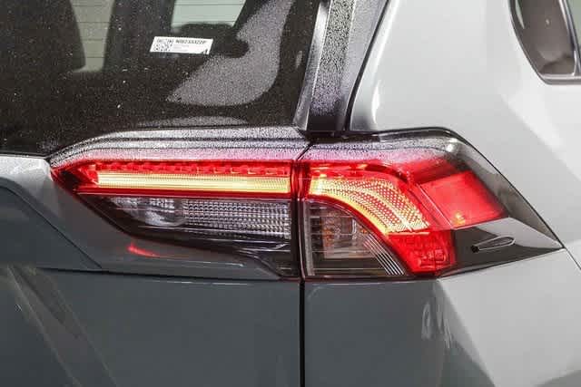 Thumbnail: 2022 Toyota RAV4 - 10