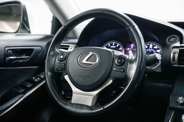 Thumbnail: 2016 Lexus IS - 15