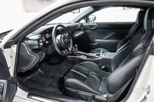 2024 Toyota GR86 Premium 18