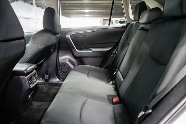 Thumbnail: 2021 Toyota RAV4 - 18