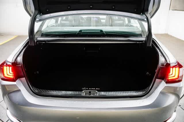 Thumbnail: 2025 Lexus ES - 27