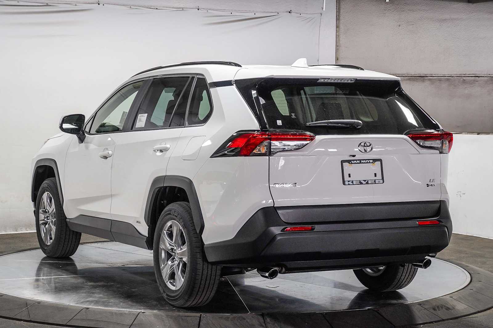 Thumbnail: 2025 Toyota RAV4 - 6