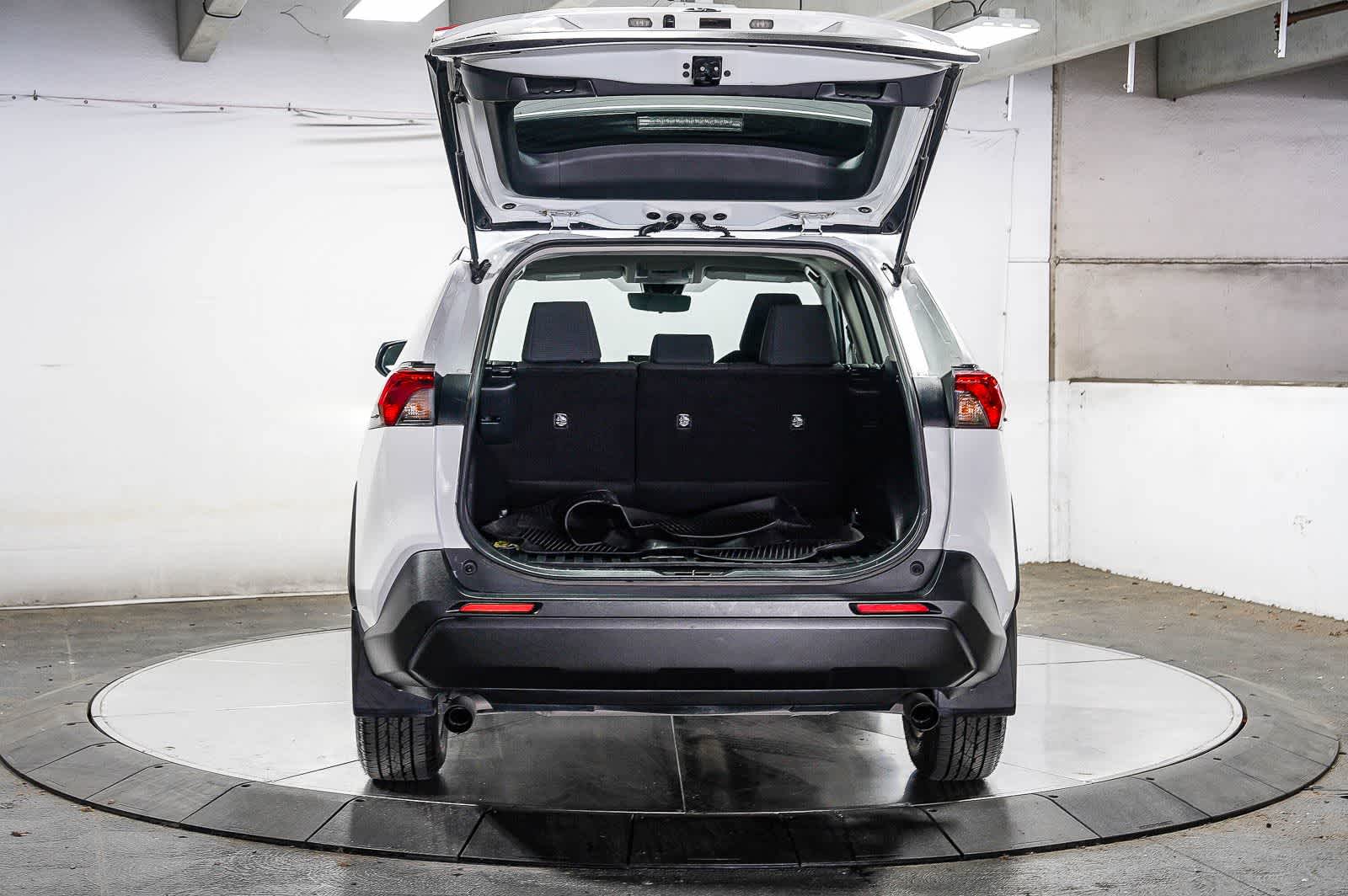 Thumbnail: 2022 Toyota RAV4 - 27