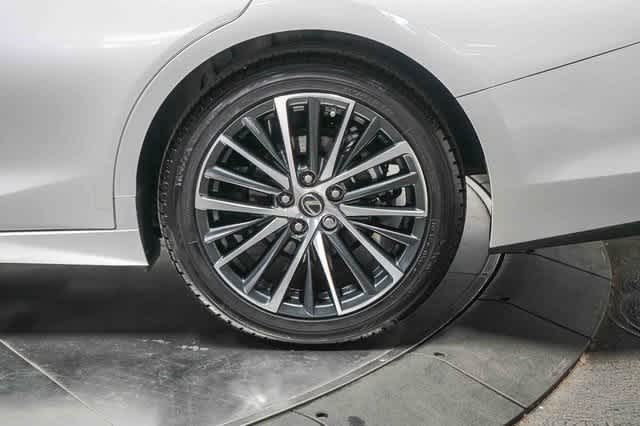 Thumbnail: 2022 Lexus ES - 10