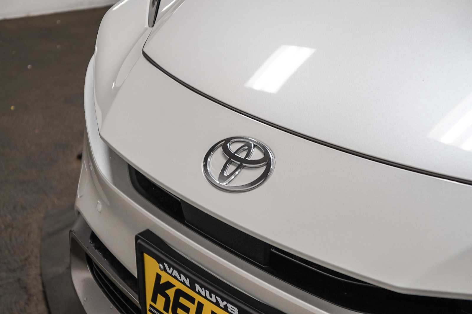Thumbnail: 2026 Toyota Prius - 9