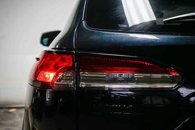 Thumbnail: 2022 Toyota Corolla Cross - 9