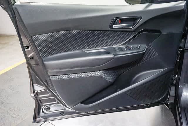 Thumbnail: 2019 Toyota C-HR - 23