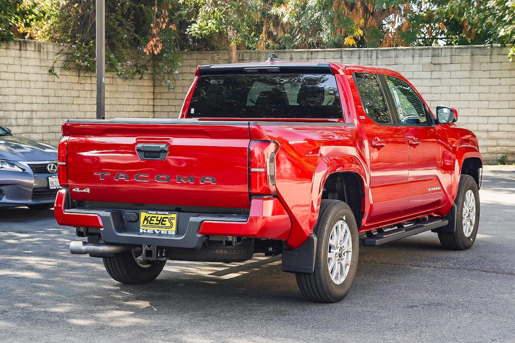 New 2025 Toyota Tacoma SR5 Truck