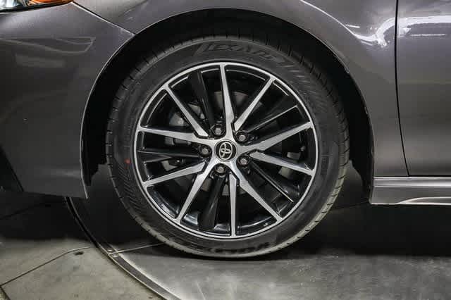 Thumbnail: 2022 Toyota Camry - 10