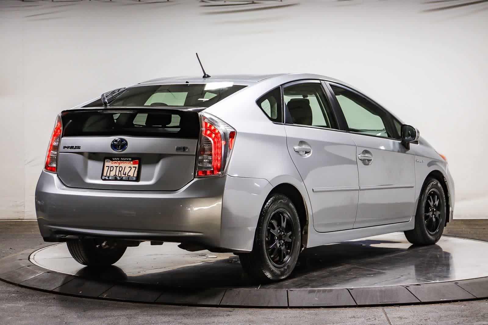 Thumbnail: 2015 Toyota Prius - 4