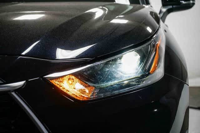 Thumbnail: 2023 Toyota Highlander - 7