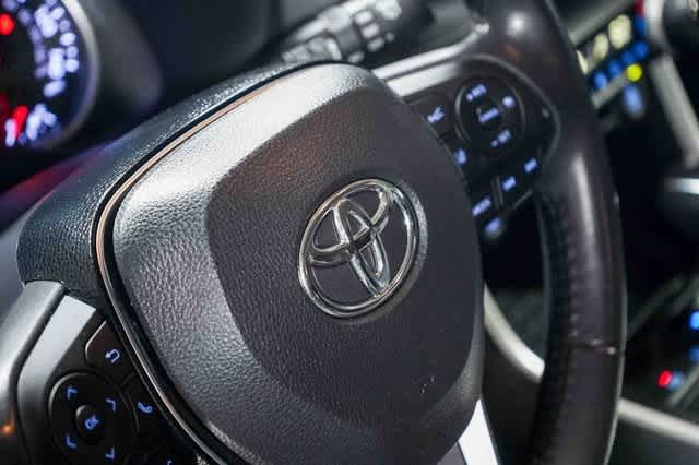 Thumbnail: 2020 Toyota RAV4 - 22