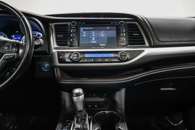 Thumbnail: 2018 Toyota Highlander - 14