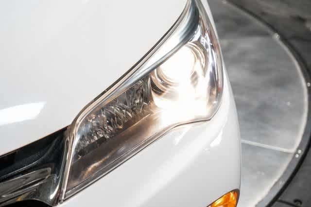 Thumbnail: 2017 Toyota Camry - 8