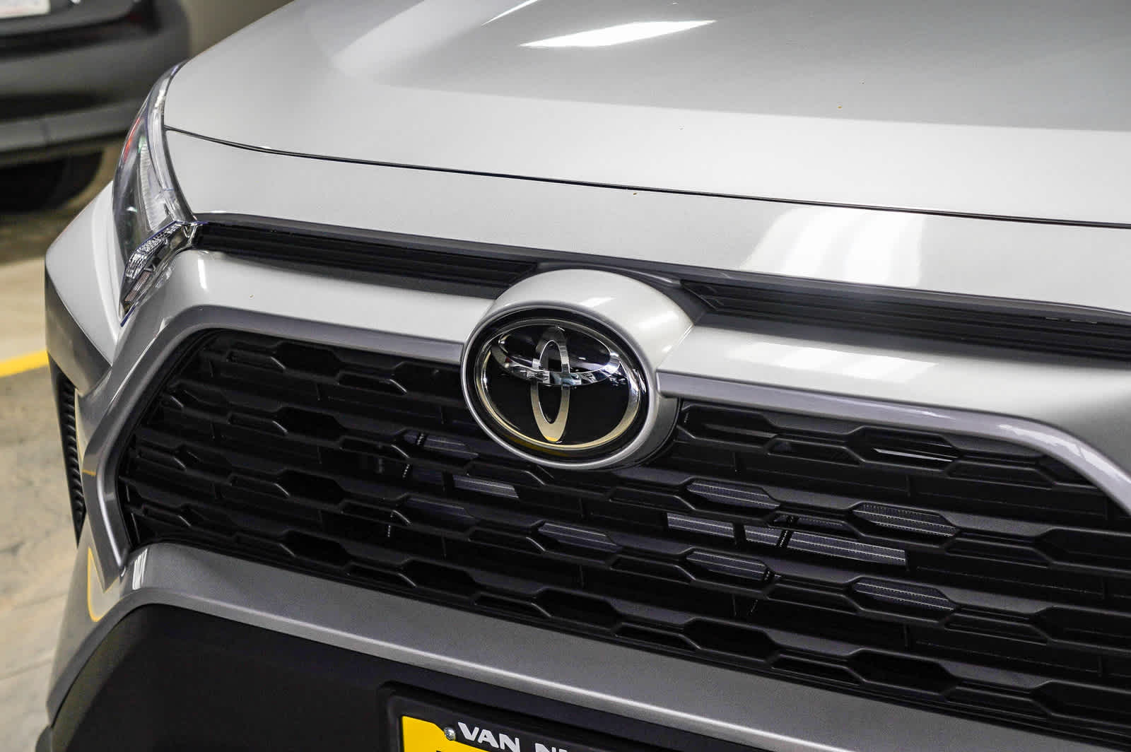 Thumbnail: 2025 Toyota RAV4 - 8