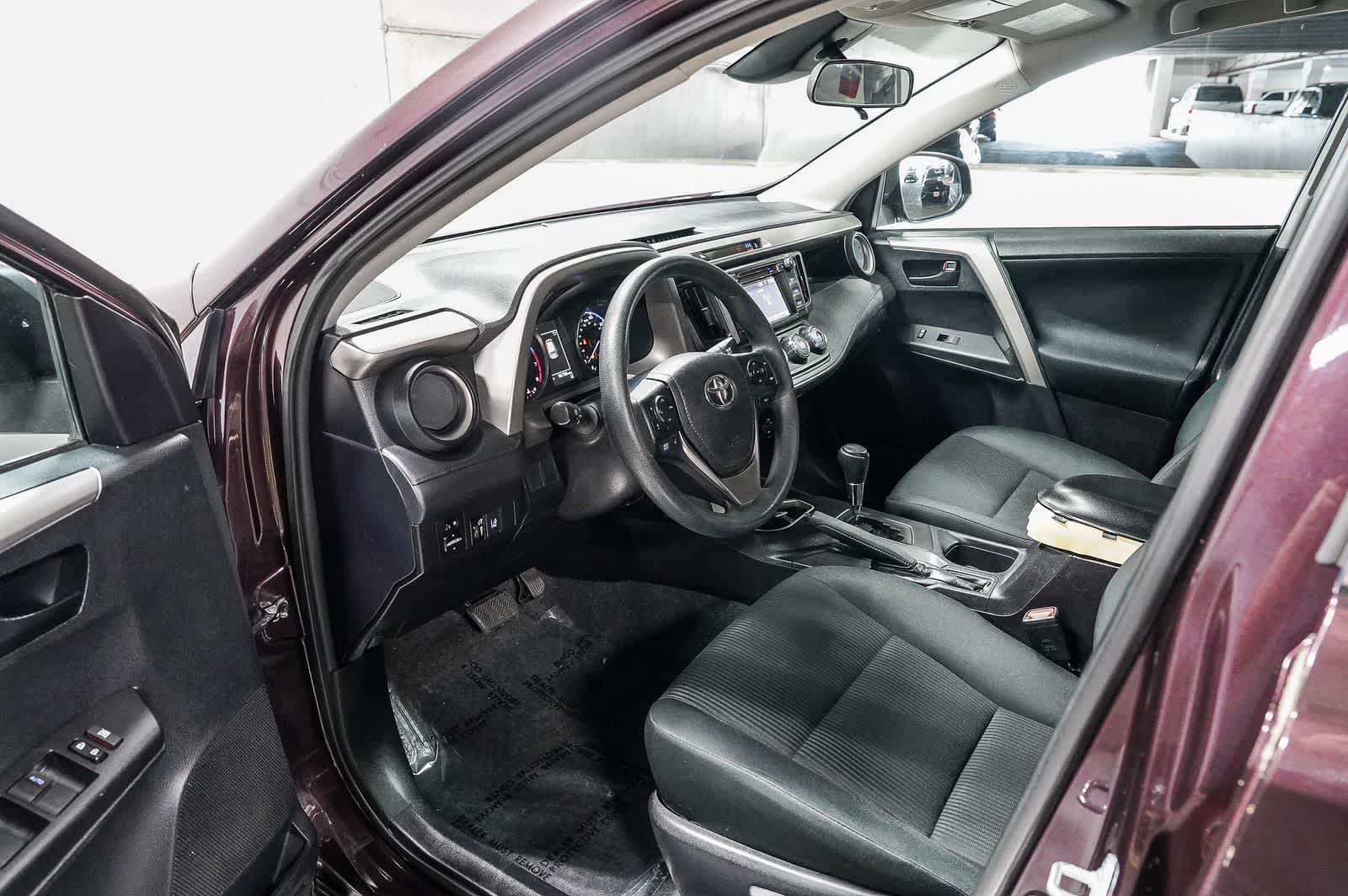 Thumbnail: 2017 Toyota RAV4 - 18