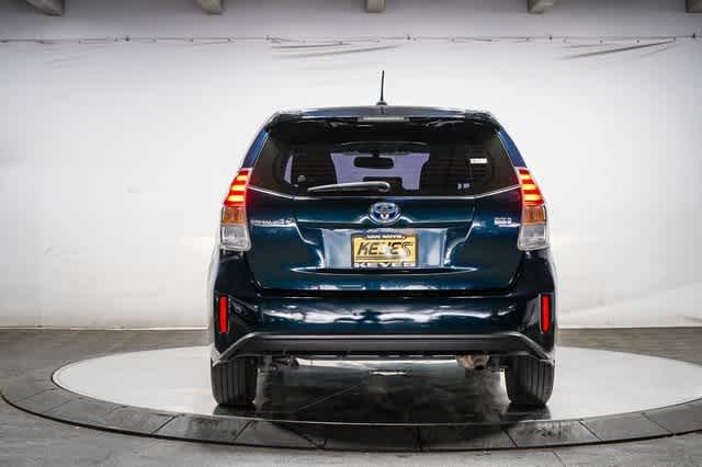 Thumbnail: 2017 Toyota Prius v - 4