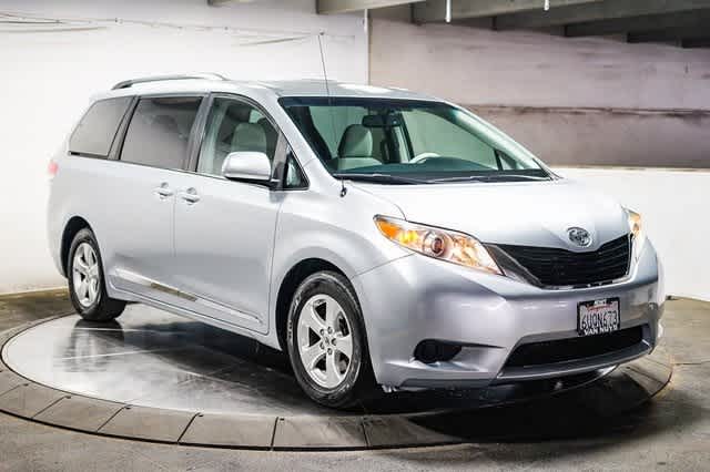 Thumbnail: 2012 Toyota Sienna - 3