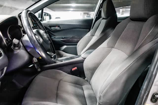 Thumbnail: 2018 Toyota C-HR - 17